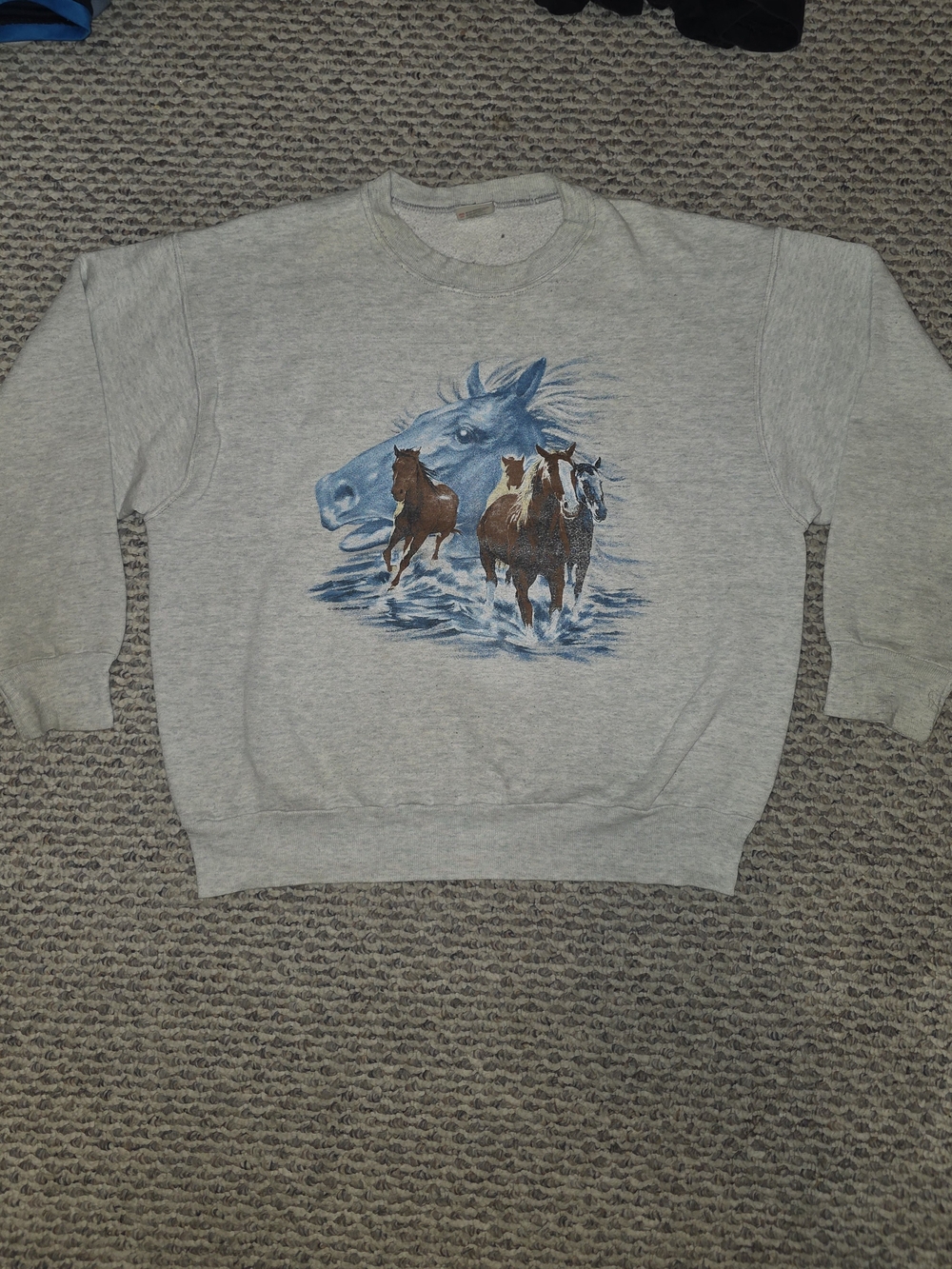 Vintage 90s Men's Light Gray Horse Graphic Crewneck Sweatshirt